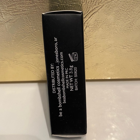 Be a Bombshell LIpstick- color Hollywood NEW - Picture 3 of 5